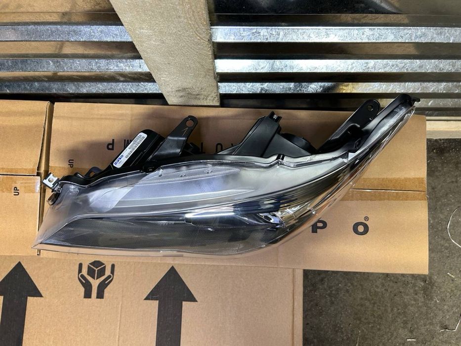 Фара на Камри 55 Американец (Тайвань)