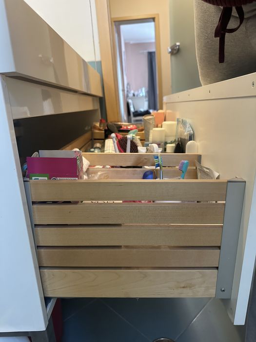 Мивка за баня с два смесителя