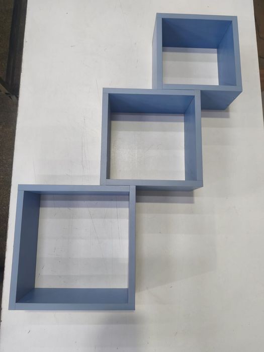 Продам полочки на стену