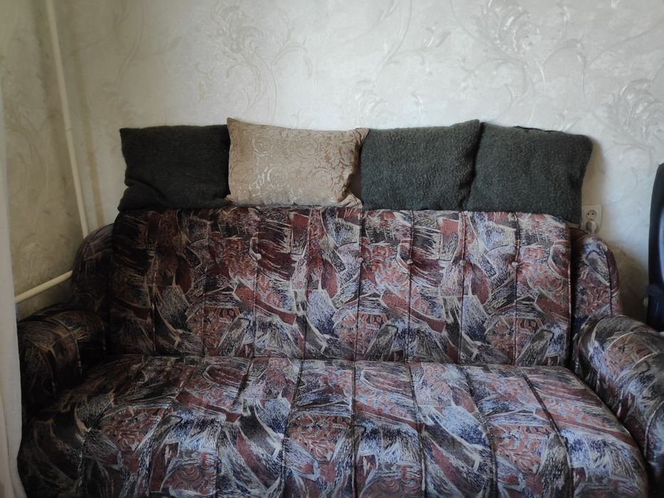18.000 б/у 2 кресло и диван
