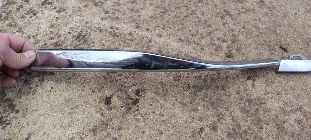 Решетки и хром лайсни Golf 8