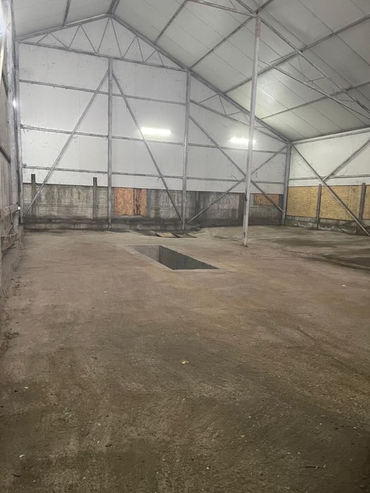 Hala metalica cu panou sandwich