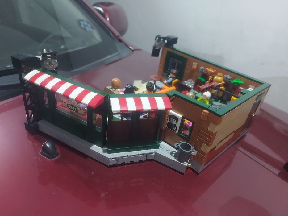 Продам лего ideas central perk