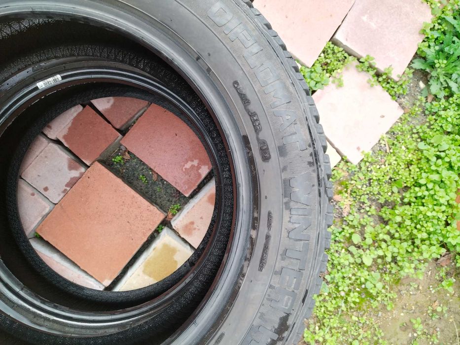 Продавам различни по размер гуми и джанти за VW,BMW и д-р.