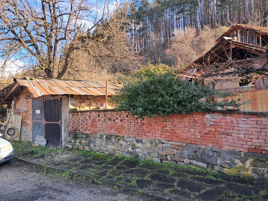 Продава се Къща в с. Черни Осъм, Област Ловеч - 420 кв.м за 56 €/кв.м - Снимка #2