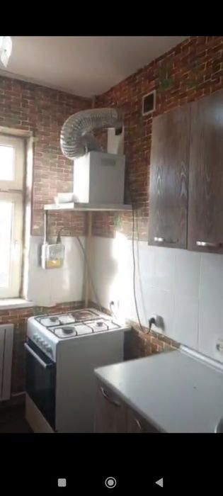 2 xonali kvartira sotiladi