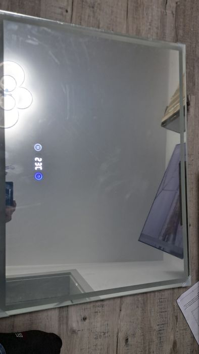 Oglinda baie cu dezaburire ceas si temperatura