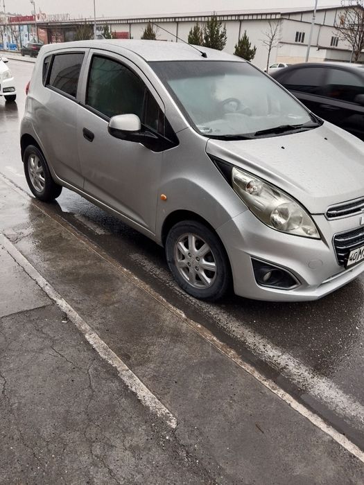 Спарк сотилади йили 2012 йил нархи 4500 ками бор келишамиз