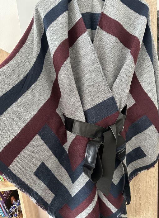 Capa multifunctionala cu curea Eva Avon