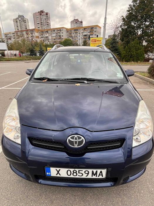 Toyota Corolla Verso 2.2 D-4D - обслужвана, винетка до 2026 г.!