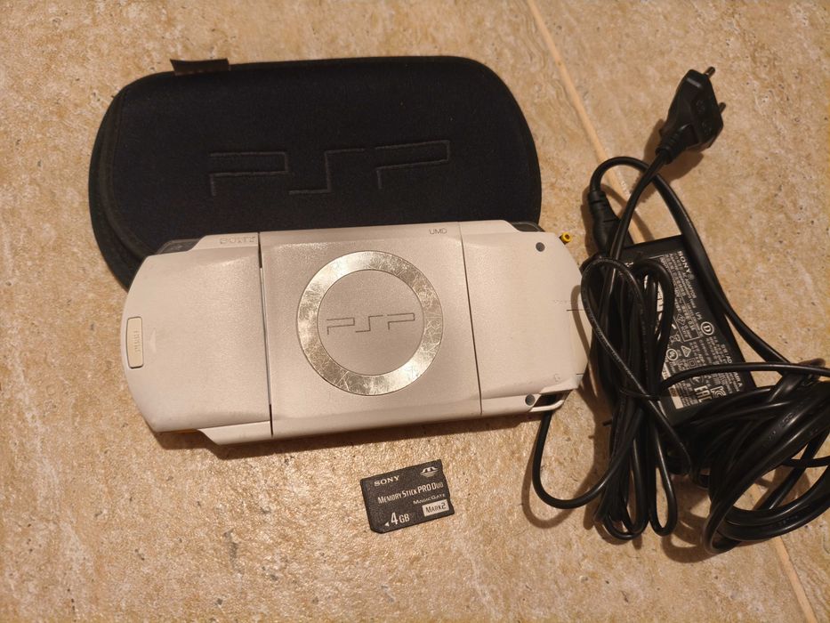 joc pt. copii PSP complet cu alimentator,card si un joc - stare f buna.
