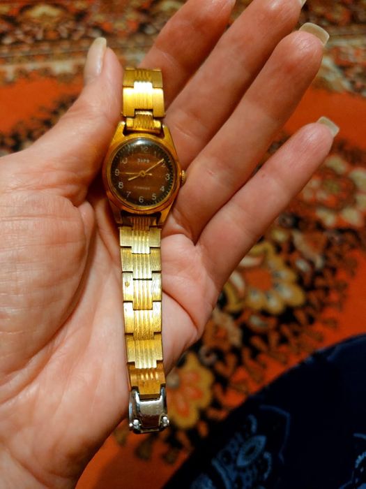 Продам позолоченые часы