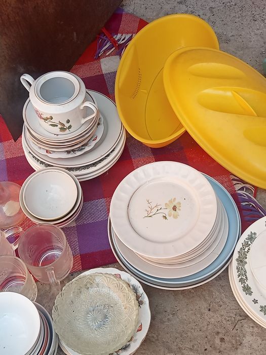 Посуда разные есть тарелки