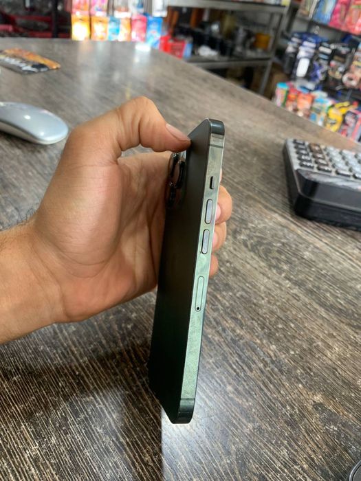 Iphone 13 pro green