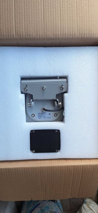 Lampă LED puternica pentru iluminat intreaga curte, gradini depozite, carcasa aluminiu izolata complet 7000lm IP67 Nouă