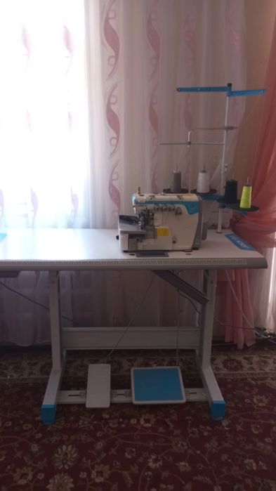 Tikuv mashinasi F5, Overlok Jack