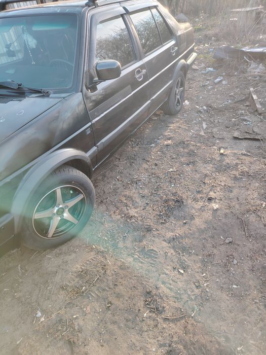 Продам джетту 2 состояния сел поехал.