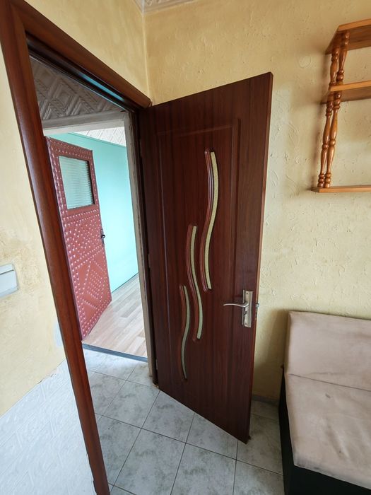 Продавам интериора врата