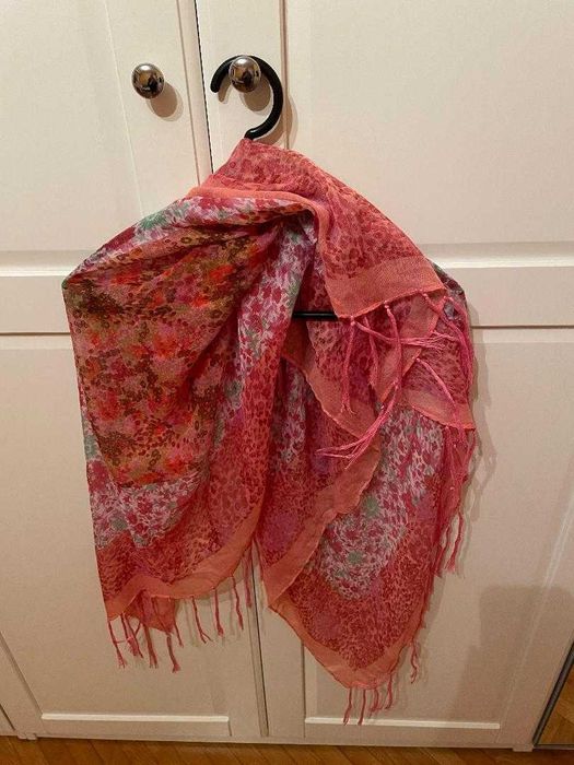 Fulare subtiri colorate mai multe modele fiecare se vand separat