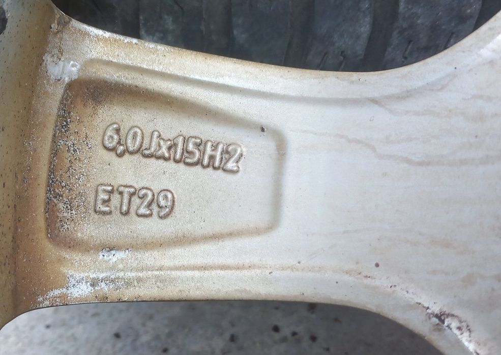 Алуминиеви джанти 15цола 5×100 със зимни гуми 185 60 15