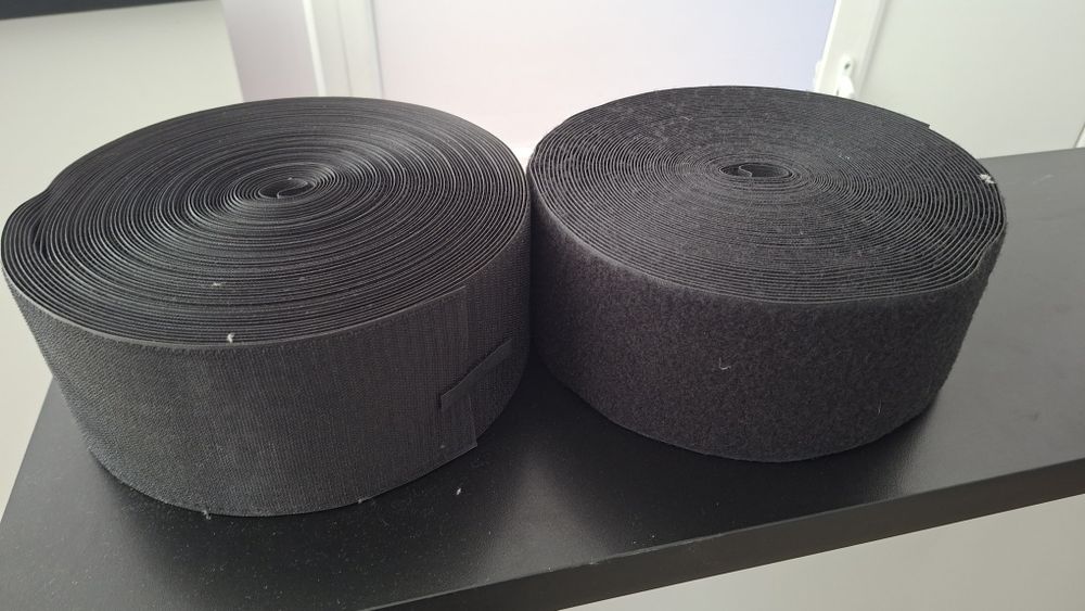 Липучая лента, вилькро.  Ширина 10 см, в рулоне 8-10 м