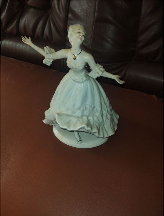 Balerina porțelan românească+ cadou