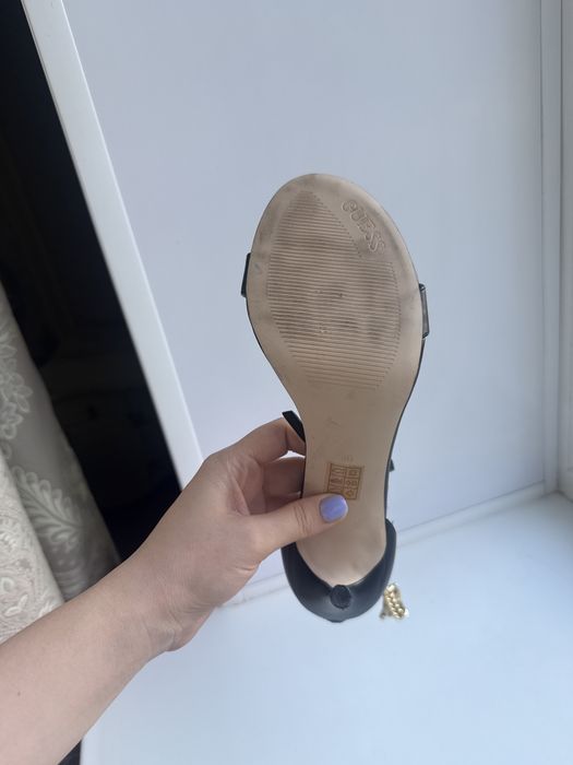 Босоножки GUESS оригинальные