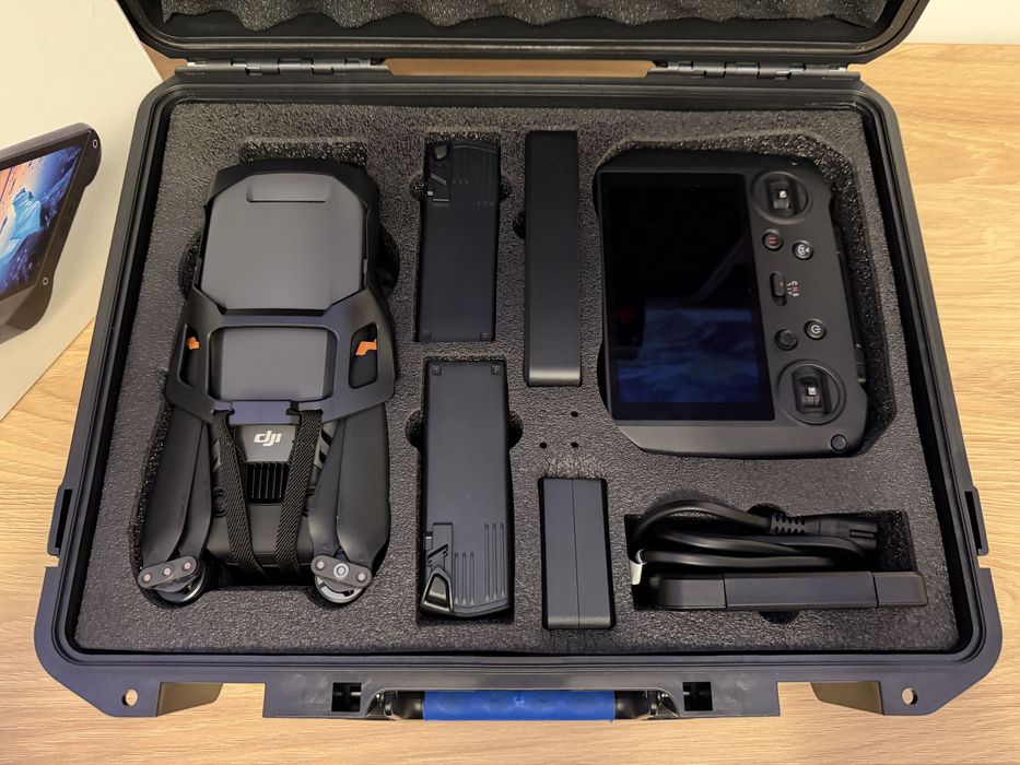 DJI Mavic 3 PRO  Fly More Combo RC Pro
