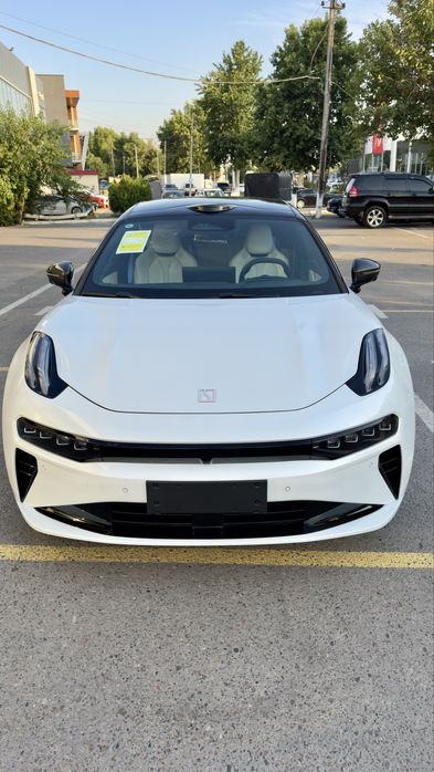 Zeekr 001  4wd 730km 2,8sek 103kwh 280km/h