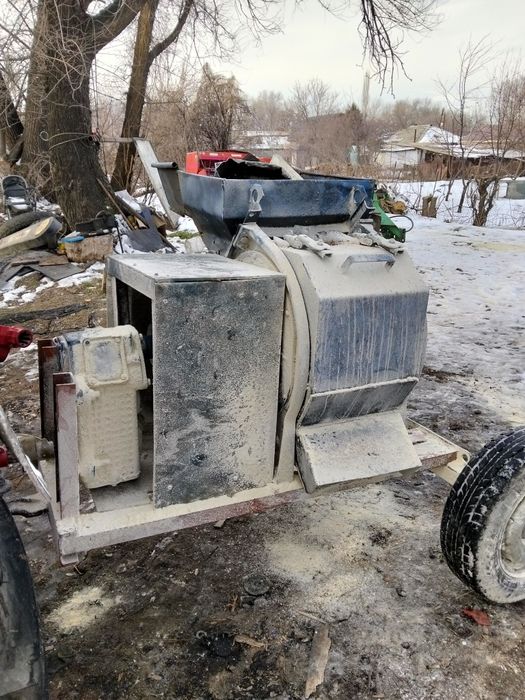 Трактор Мтз 80 Беларус и Дробилка Кду 2