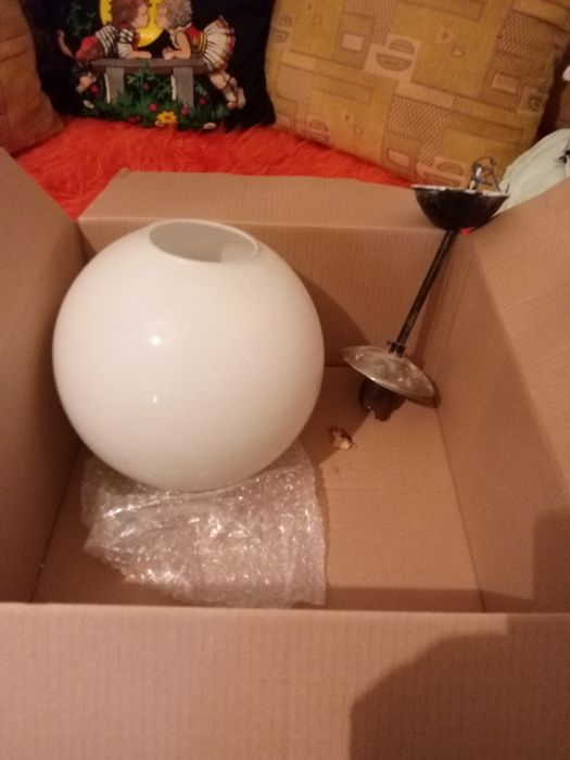 Продавам полилей