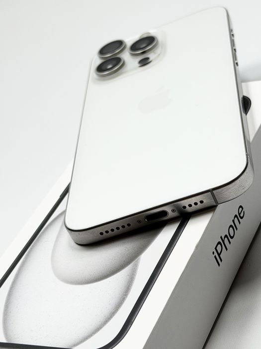 Apple iPhone 15 Pro Max Black Titanium 256ГБ