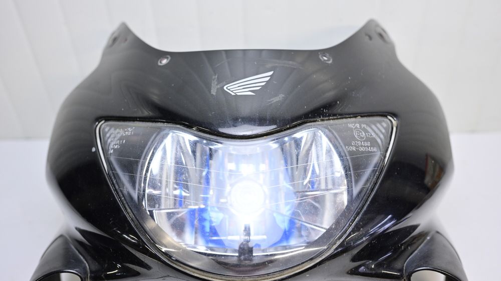 Far Cu Carena Fata Grile Si Semnalizari Honda CBR600F F4 PC35 1999 -