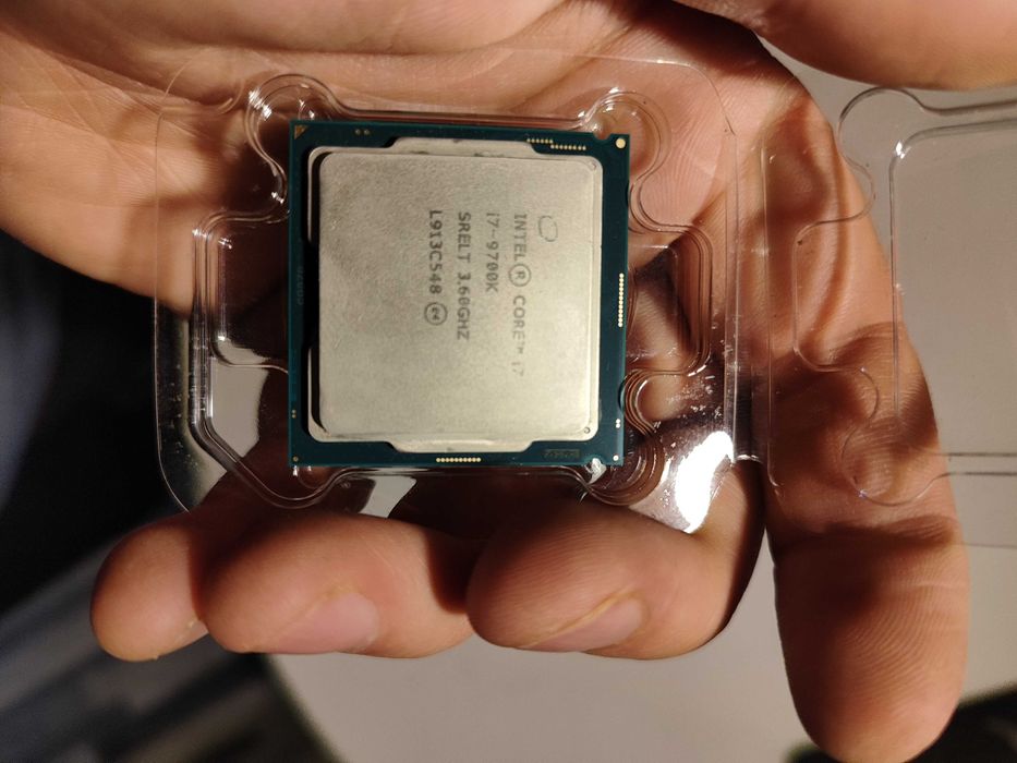 Процессор intel core I7-9700K