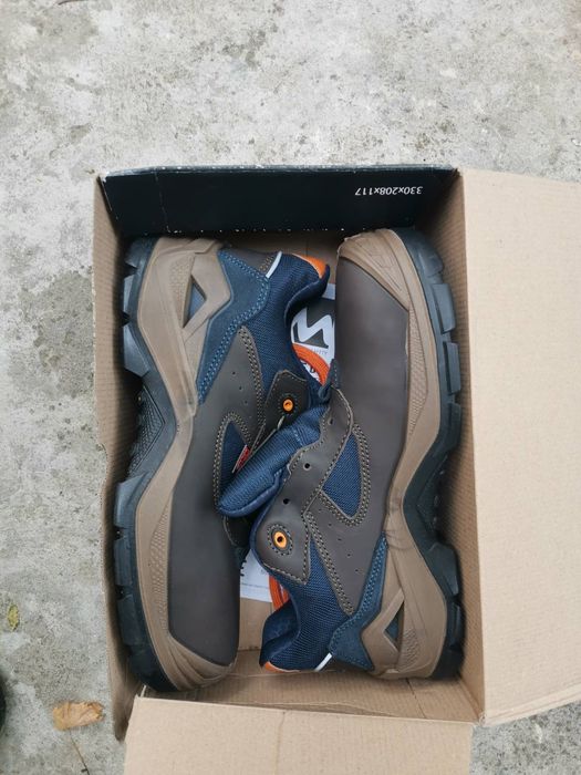 Предлагам чисто нови работни обувки три чифта марка .