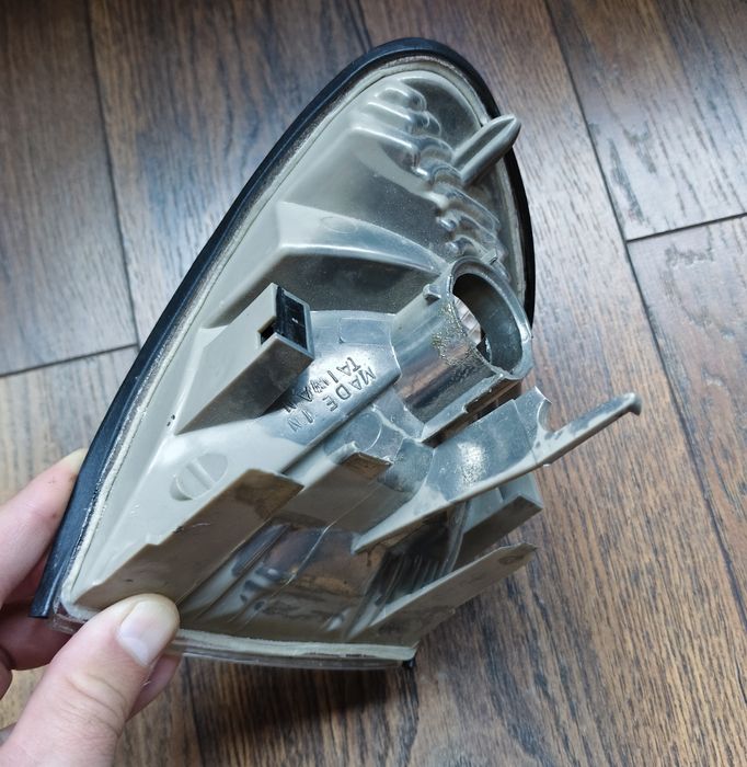 Поворотник одиночка на BMW E38 дорест.