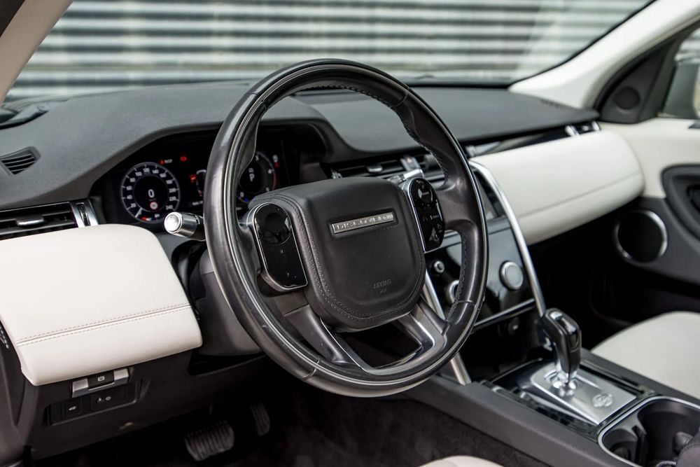 Land Rover Discovery Sport 2020 diesel, 17.897 € — imagine 4