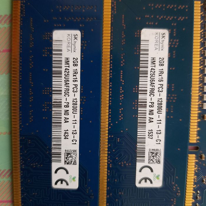 Vând 4 memorii rami două de 4 gb și două de 2 gb