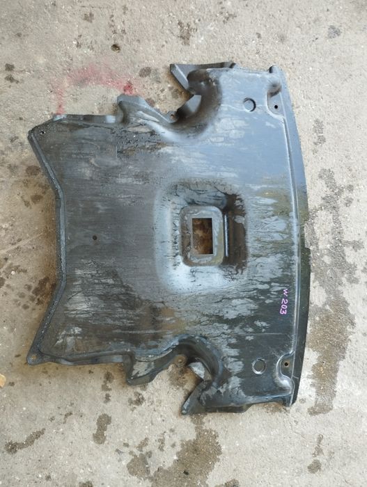 Кори под двигателя за Mercedes Benz