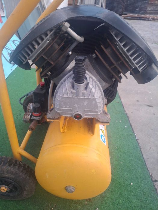 Двуцилиндров компресор