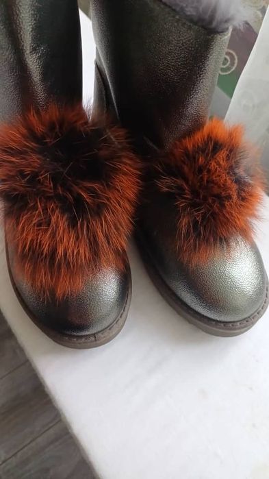 Продам новые угги, сапоги