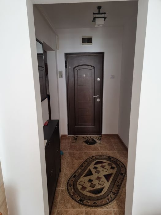 Vând apartament cu 2 camere, semidecomandat