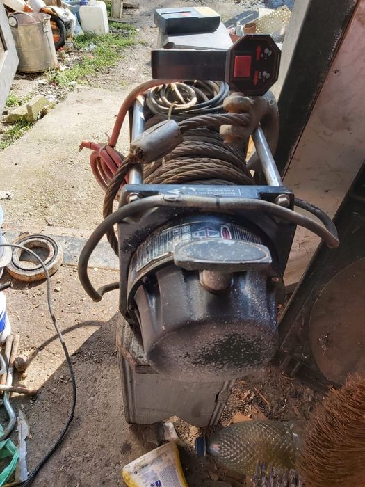 Troliu auto 12 v 17000lbs/7,7 tone