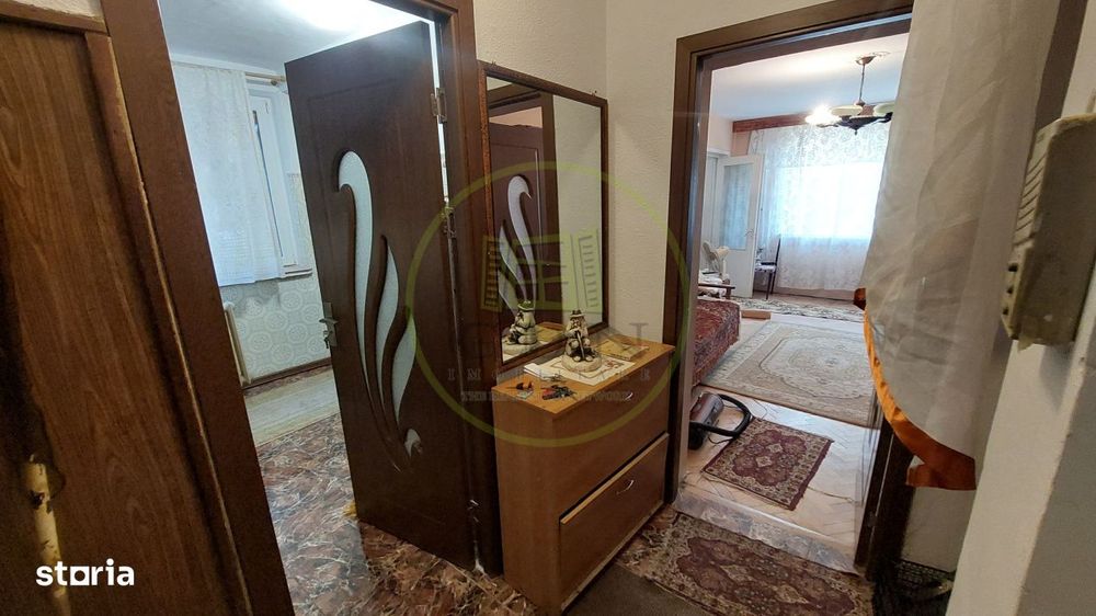 Apartament 3 camere, etajul 2, Cartier Garii, zona Piata