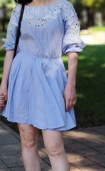 Дамска рокля с бродерия