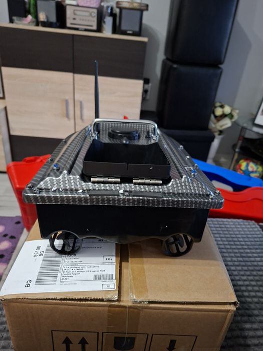 Лодка за захранка