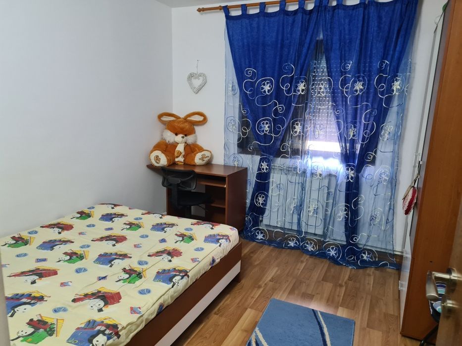 Vând apartament 3 camere