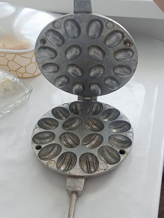 Продаю орешницу ...