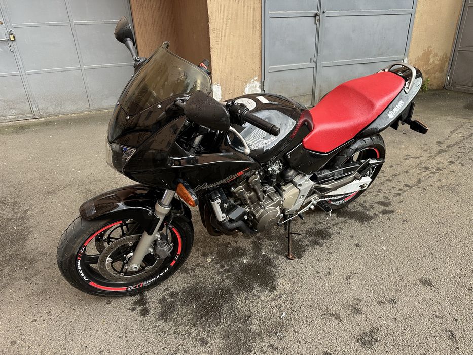 Vand honda hornet S in stare perfecta !