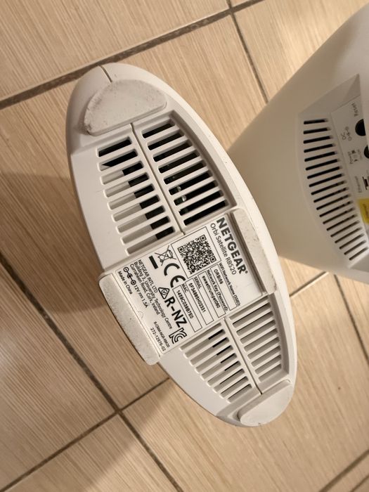 Vand router mesh Orbi RBR 20 cu 3 repeteare Wifi 5